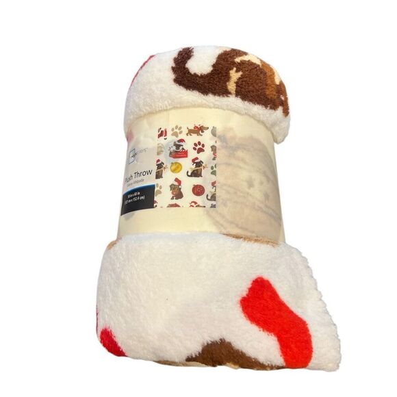 Mainstays Plush Throw blanket with a dog-themed design - Picture 5 of 6